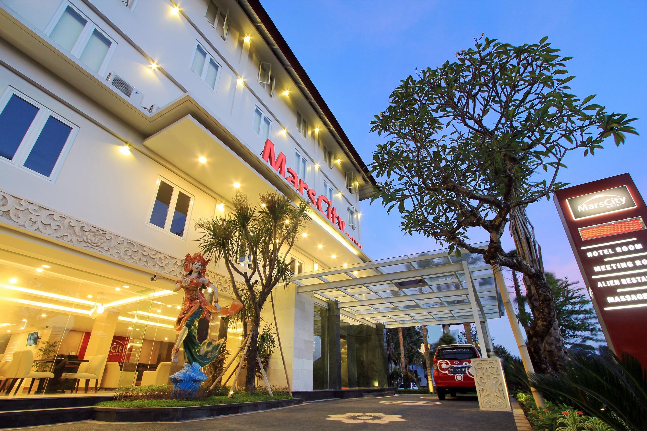 Mars City Hotel Denpasar  Exterior photo