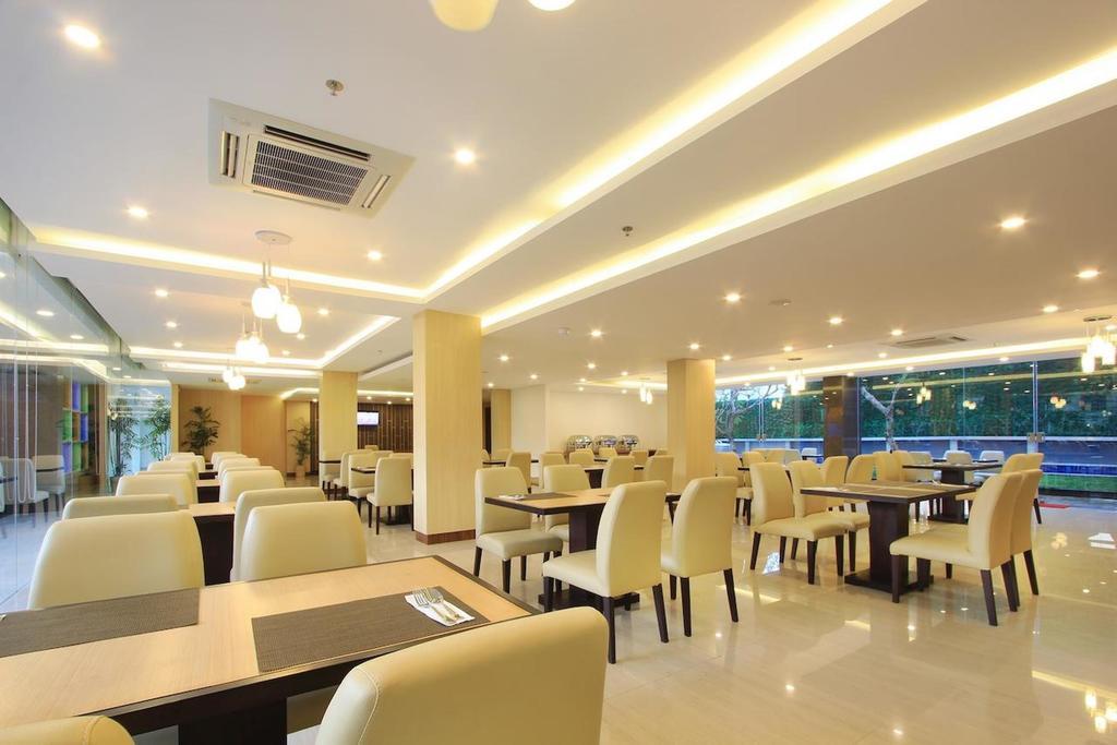 Mars City Hotel Denpasar  Exterior photo