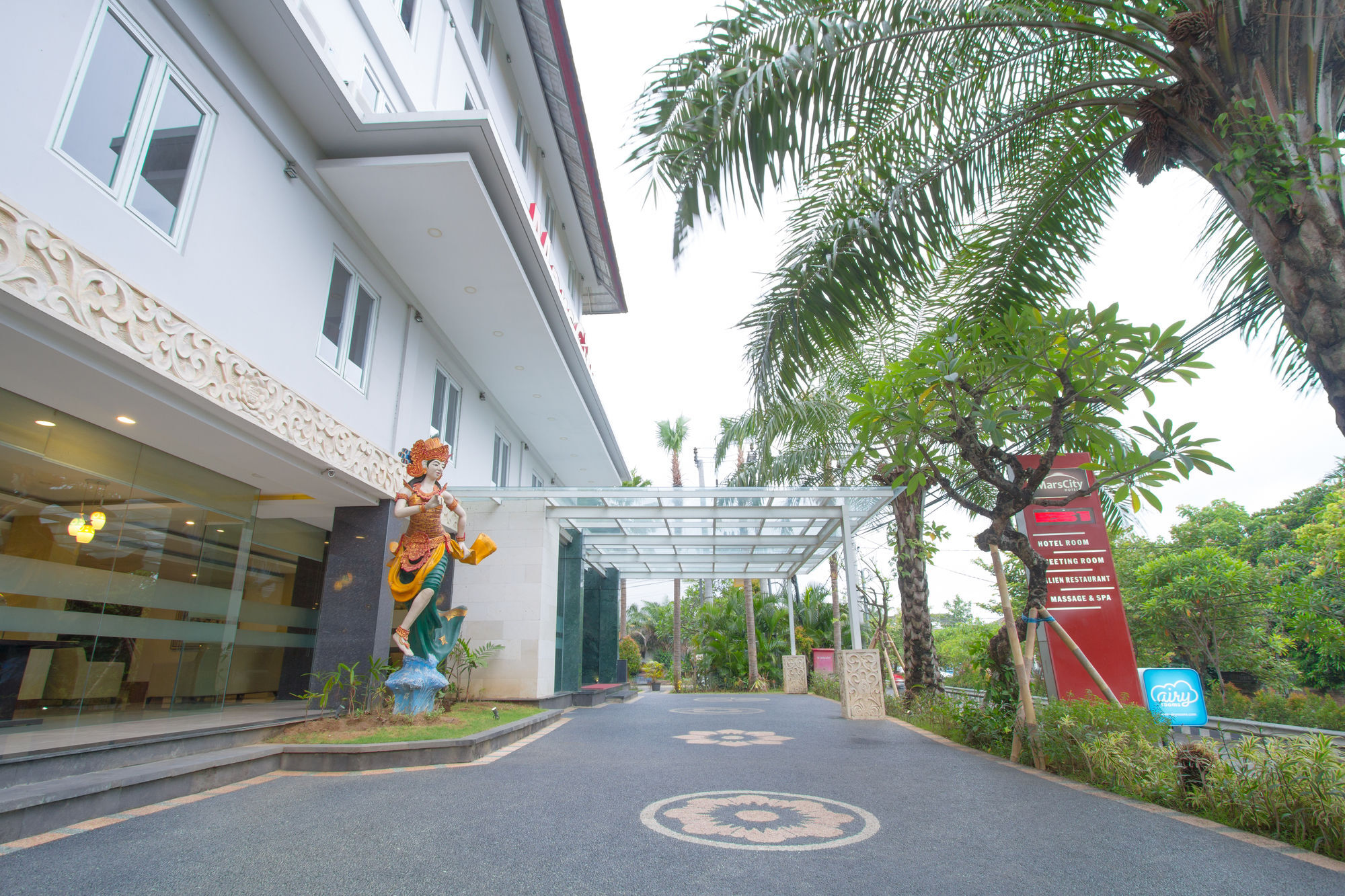 Mars City Hotel Denpasar  Exterior photo