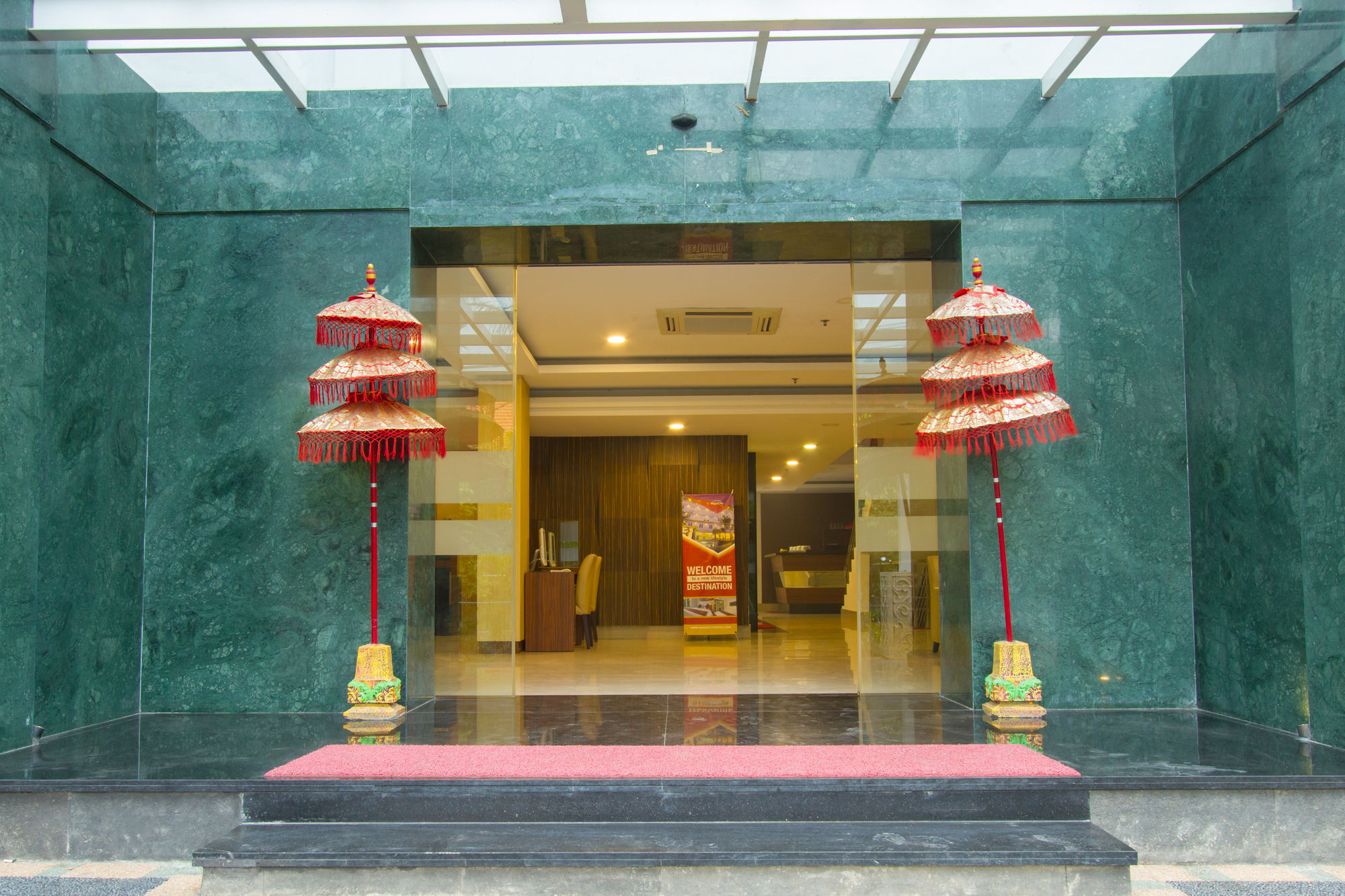 Mars City Hotel Denpasar  Exterior photo